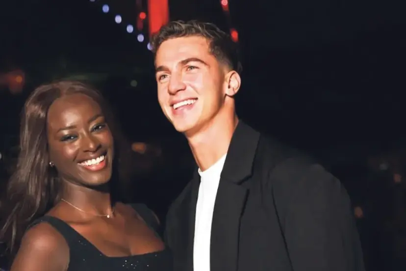 Azer Bülbül şarkısıyla evlilik teklifi