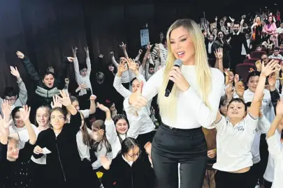 Edirne’de öğrencilerle buluştu