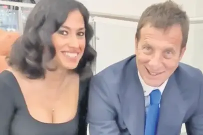 Sevgilisiyle davette