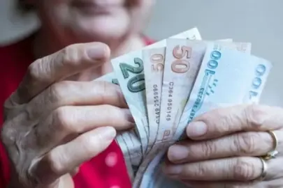 EMEKLİ ZAMMI SON DAKİKA! Emekliye 20.000 TL için görüşmeler TBMM'de başladı