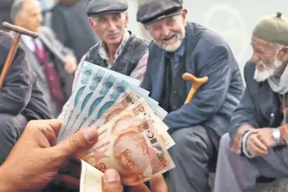 En düşük emekli aylığı 20 bin TL oldu