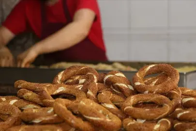 Esnaf ve sanatkar tarifelerinde güncelleme: Simit ve ekmek fiyatları onaya bağlandı