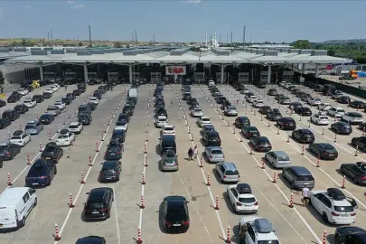 Kara sınırından geçiş yapan yolcu sayısı belli oldu