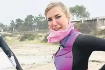 Ocak ayında sörf yaptı!